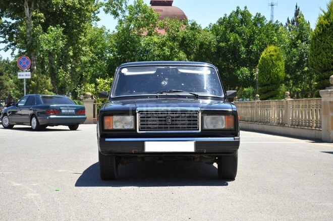 LADA (VAZ) 2107-1