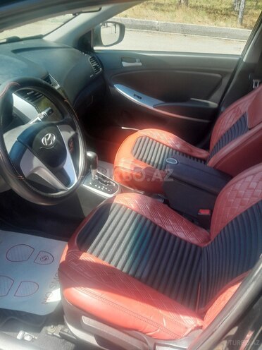 Hyundai Accent-6