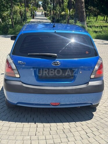 Kia Rio-5