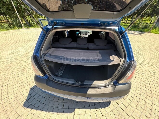 Kia Rio-11