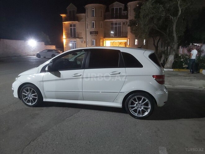 Mercedes B 170-8