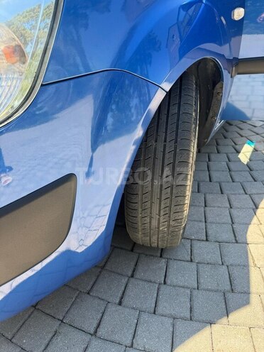 Kia Rio-13
