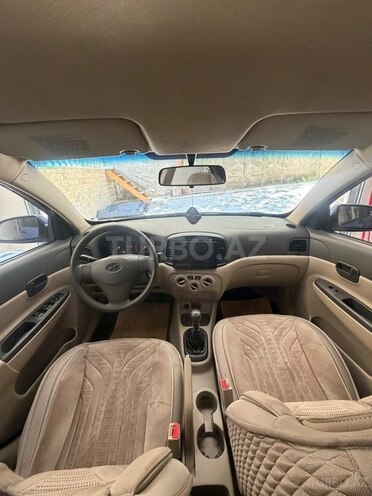Hyundai Accent-8
