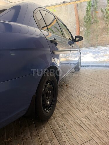 Hyundai Accent-4