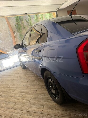 Hyundai Accent-3