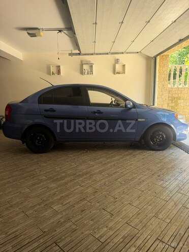 Hyundai Accent-7