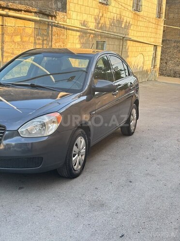 Hyundai Accent-4