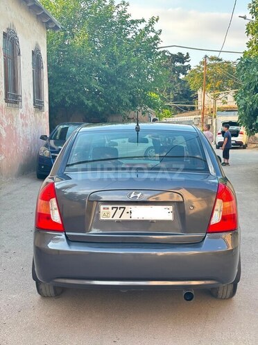 Hyundai Accent-2