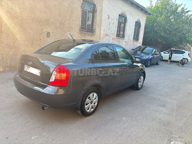 Hyundai Accent-3