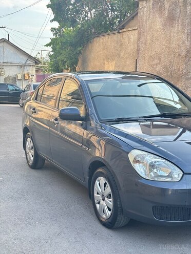 Hyundai Accent-5