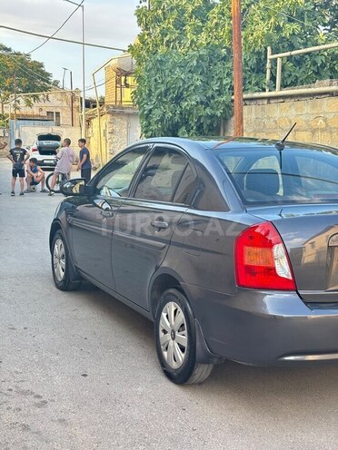 Hyundai Accent-6