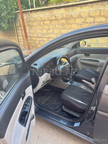 Hyundai Accent-9