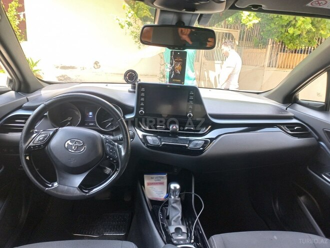 Toyota C-HR-5