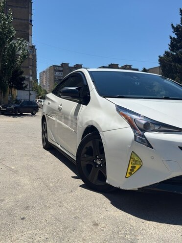 Toyota Prius-7
