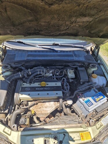 Opel Vectra-11