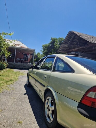 Opel Vectra-5