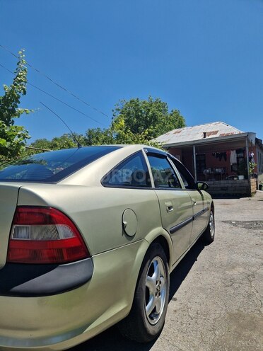 Opel Vectra-6