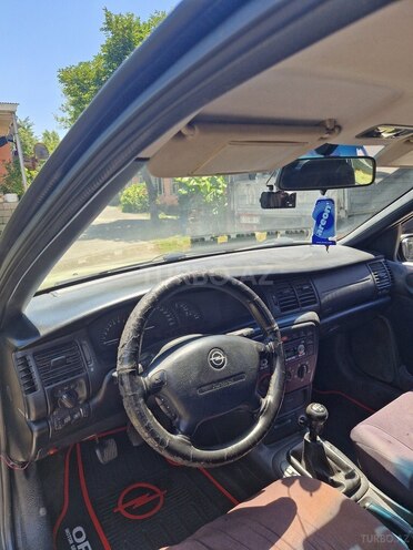 Opel Vectra-9