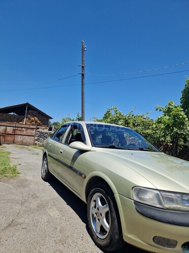 Opel Vectra-7