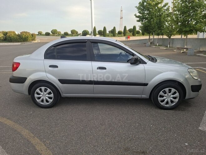 Kia Rio-5
