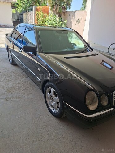 Mercedes E 280-3
