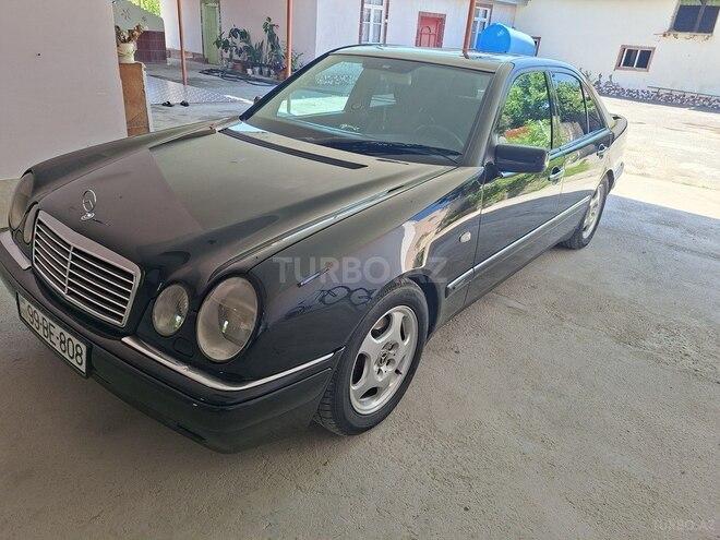 Mercedes E 280-2