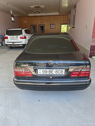 Mercedes E 280-6