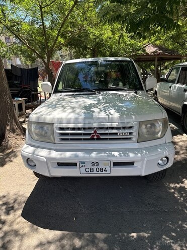 Mitsubishi Pajero io-1