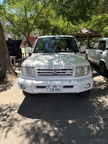 Mitsubishi Pajero io-2