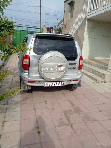 Chevrolet Niva-5