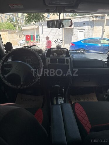 Mitsubishi Pajero io-8