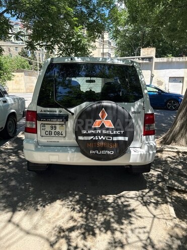 Mitsubishi Pajero io-13