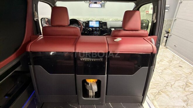 Toyota HiAce-23