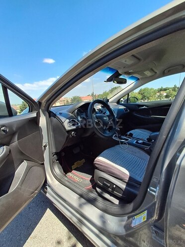 Chevrolet Cruze-17