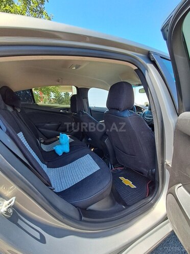 Chevrolet Cruze-10