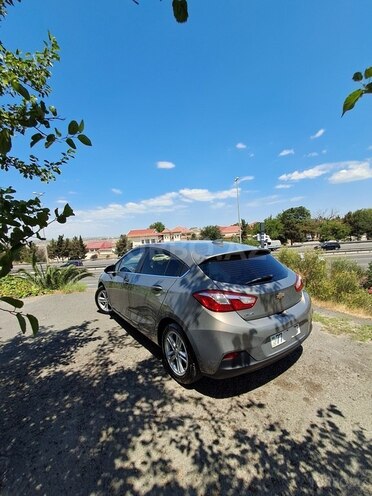 Chevrolet Cruze-15