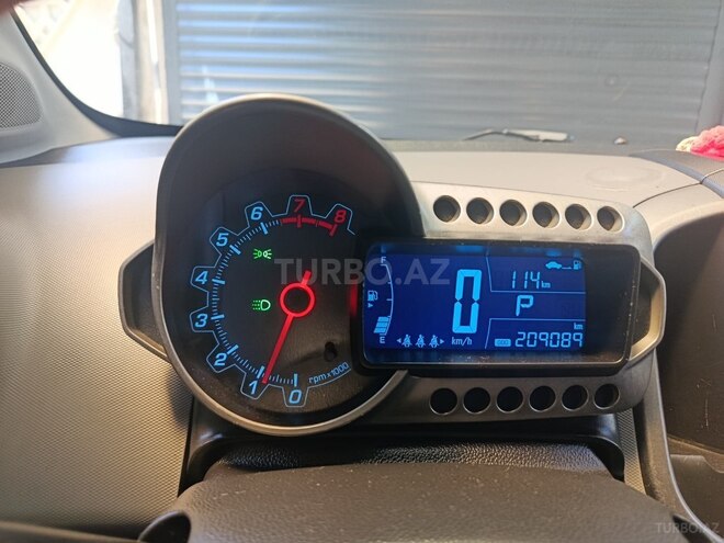 Chevrolet Aveo-5