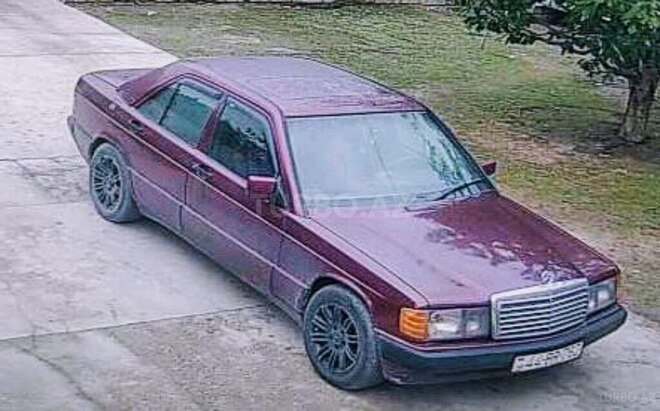 Mercedes 190-5
