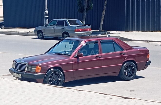 Mercedes 190-2