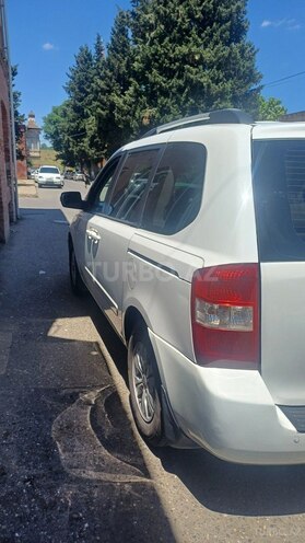 Kia Carnival-4