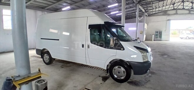 Ford Transit-8