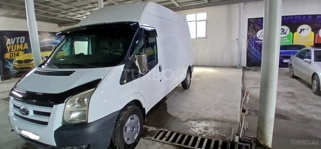 Ford Transit-6