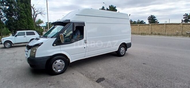Ford Transit-7