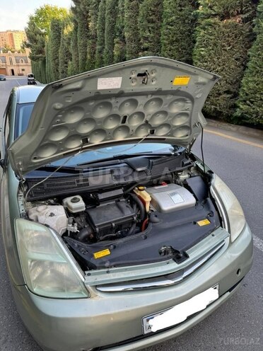 Toyota Prius-2