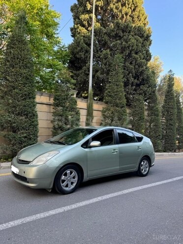 Toyota Prius-3