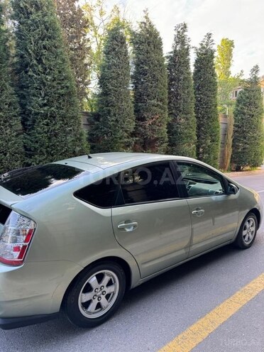 Toyota Prius-4