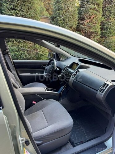 Toyota Prius-7