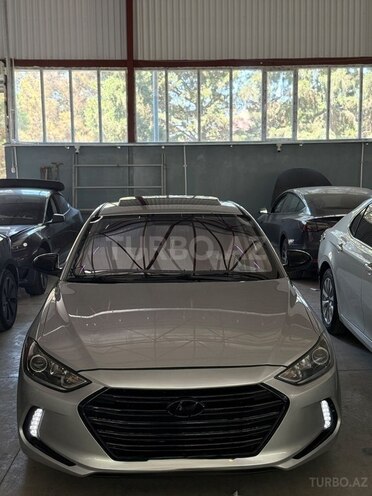 Hyundai Elantra-1
