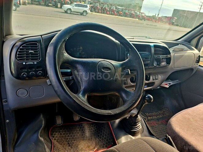 Ford Transit-3