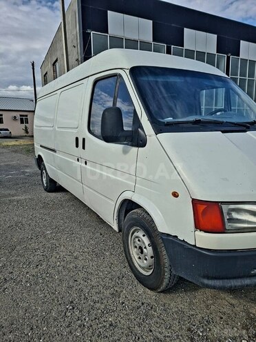 Ford Transit-5